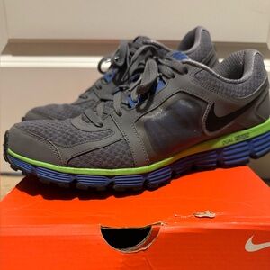 Nike Dual Fusion ST2 Running Shoes
